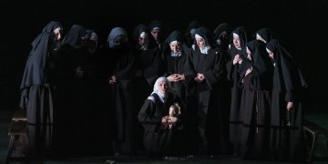 Dialoghi delle carmelitane secundum Carsen, al Regio di Torino