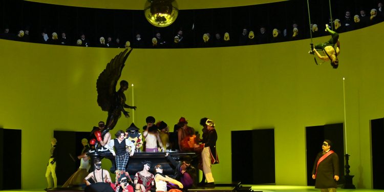 Un ballo in maschera “gustavizzato” al Festival Verdi