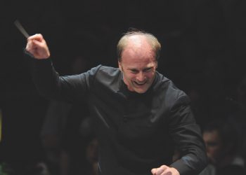 Orchestra e Coro del Regio in gran spolvero per un programma inconsueto e raffinato