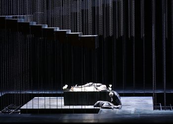 Un tetro Amore dei tre Re alla Scala