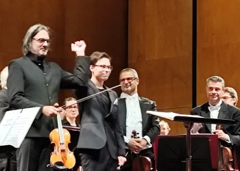La Filarmonica della Scala accoglie il finlandese Peltokoski