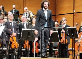 Tjeknavorian dirige l’Orchestra sinfonica di Milano